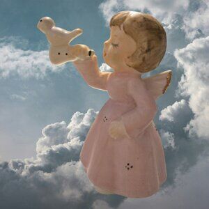 Vntg Angel Figurine In Pink Dress Blowing Horn With Bird Made In Japan Sticker